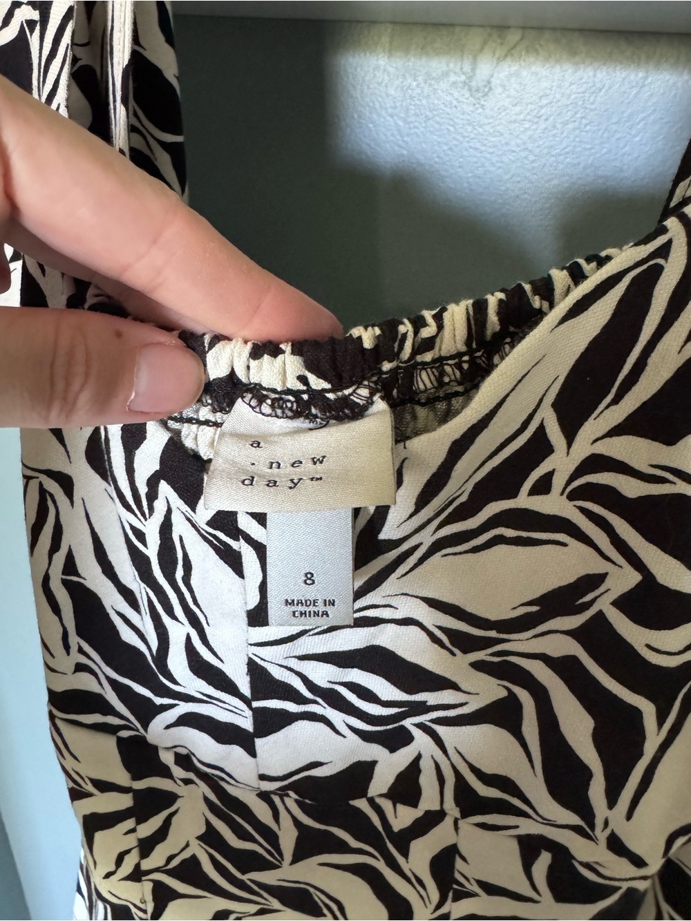 Target Black and White Leaf-Print Midi Dress - Picture 5 of 6
